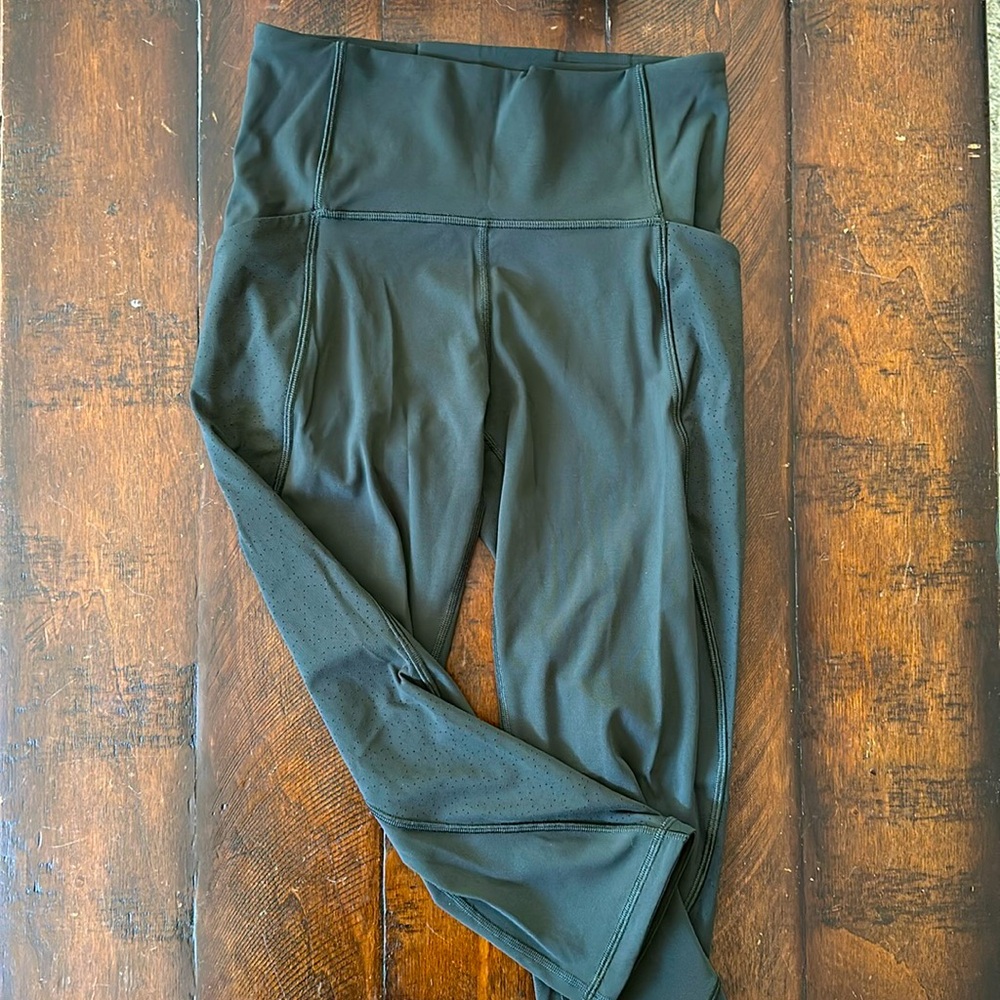Lululemon limited edition crop leggings